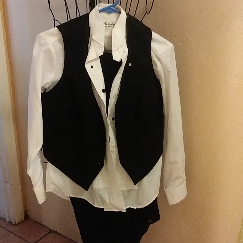 Professional bartender server outfit